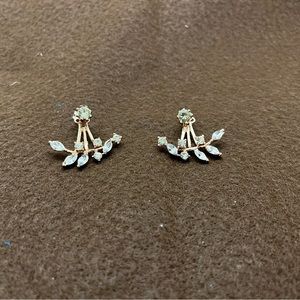 2 pairs of Earrings!